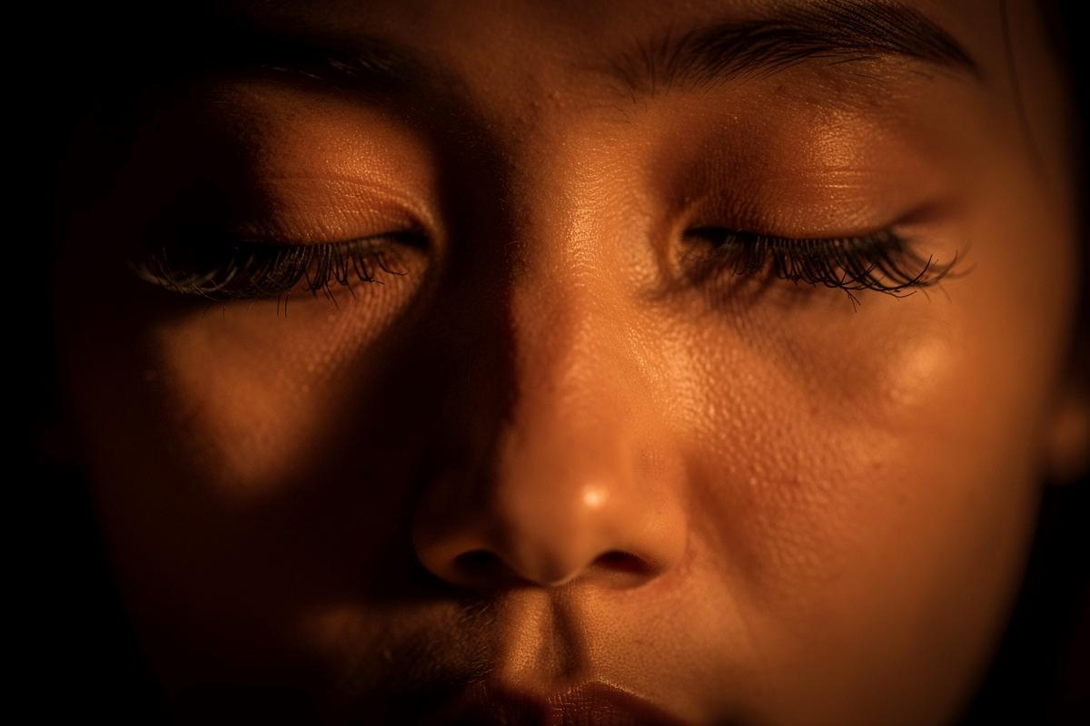 Psychologen erklären, warum du 5-mal blinzeln solltest, bevor du sprichst